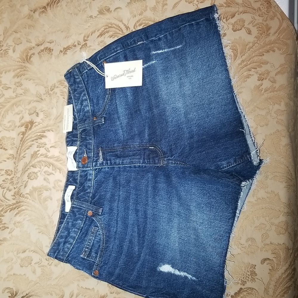 Universal threads Vintage Midi Stretch jean shorts,womens .